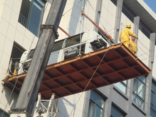 無錫設備吊裝搬運廠家提醒你怎樣避免高空墜落？
